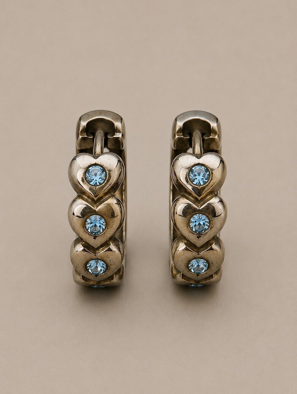 Vtg Elegant Icy Blue Crystal Hearts Hoop Huggie Earrings